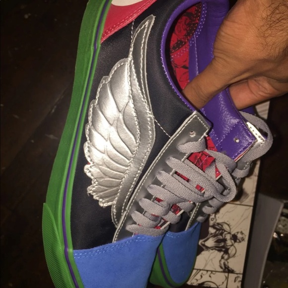 Vans - Picture 2 of 2